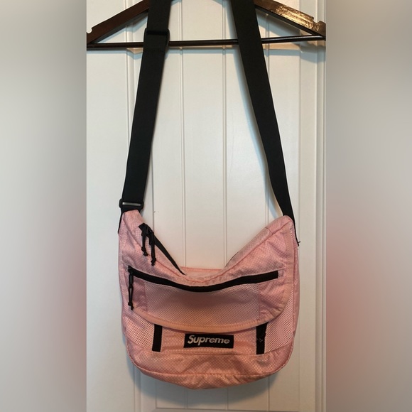 Supreme Messenger Bag - Picture 1 of 13